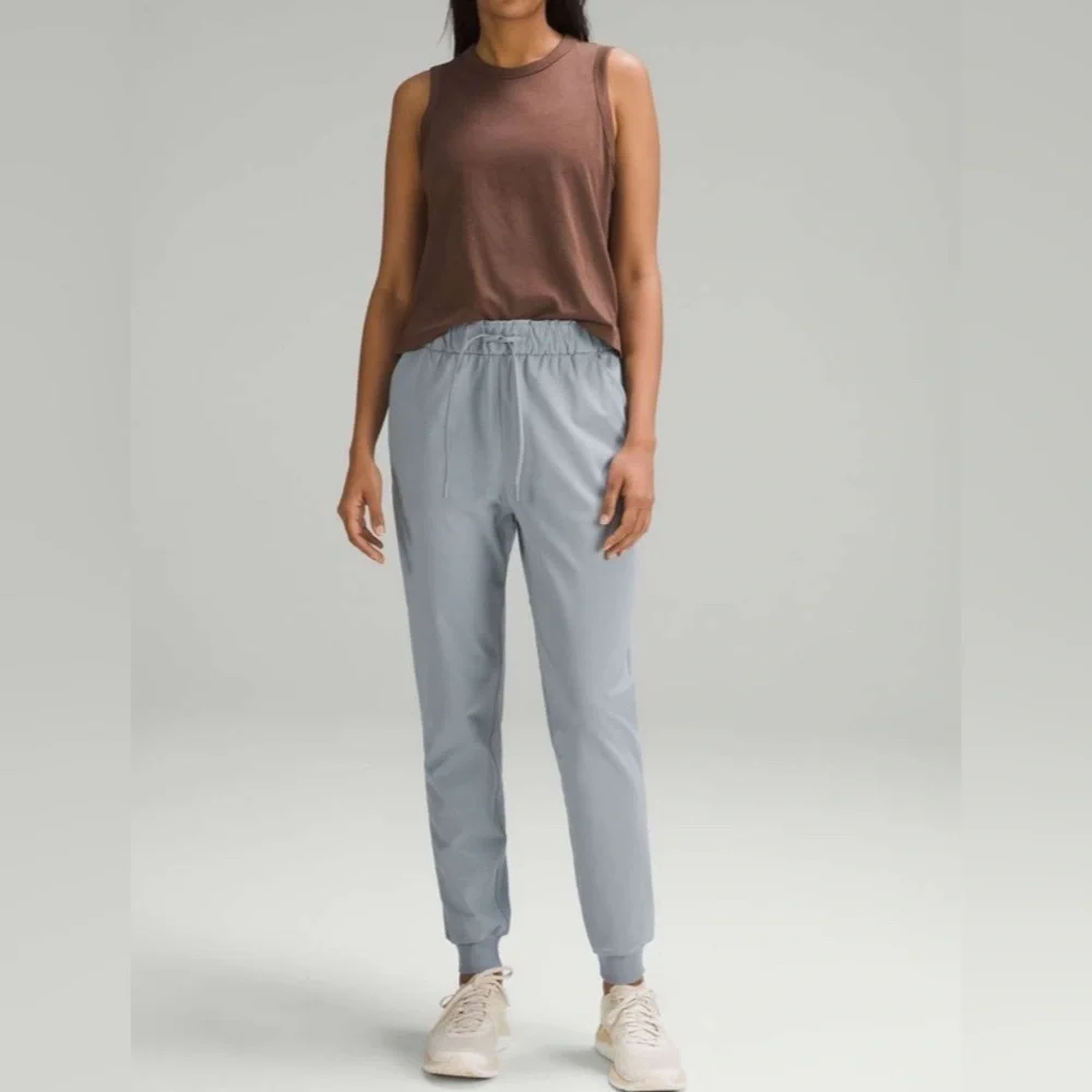lululemon athletica excellent pre